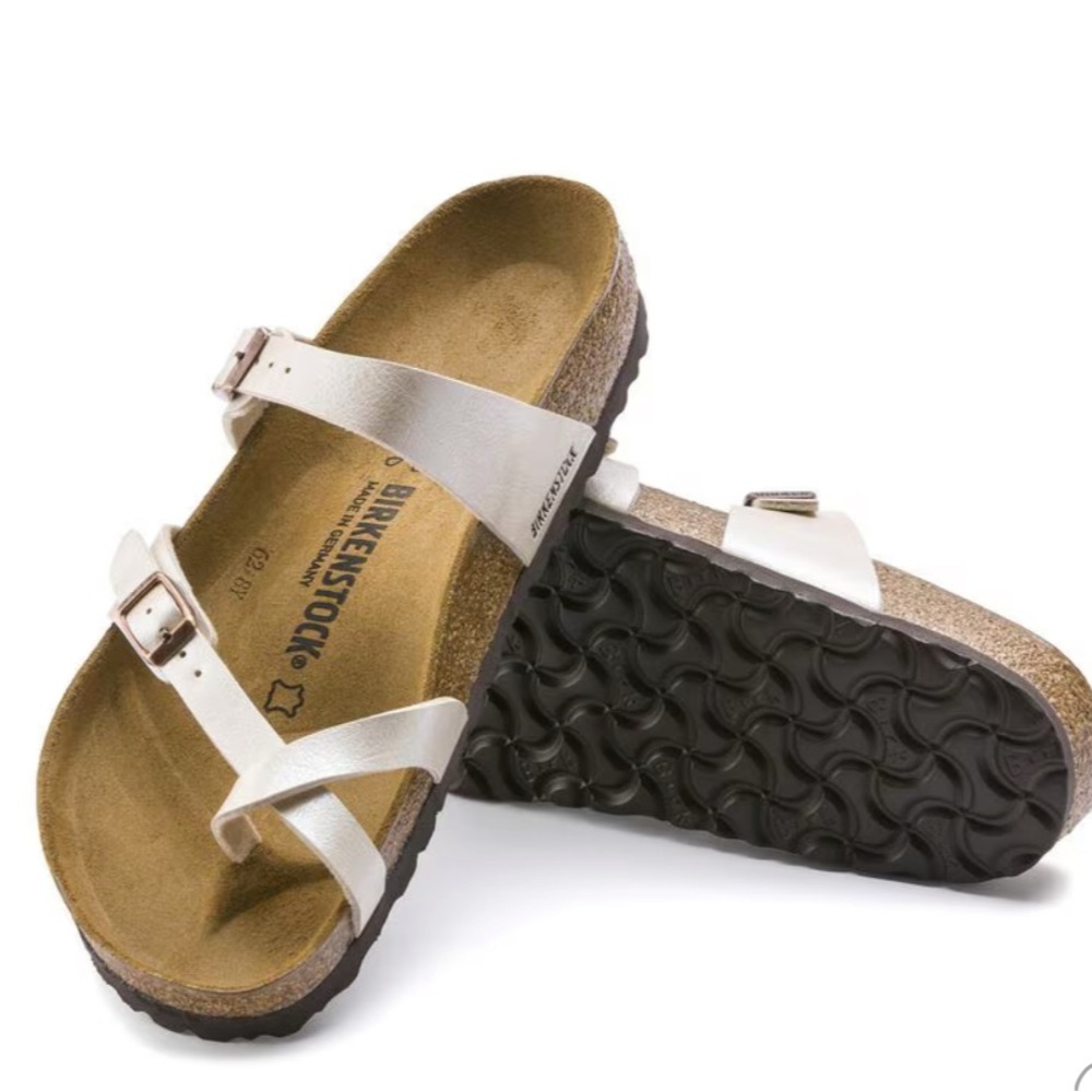 Birkenstock Sandles white pearl. New in box